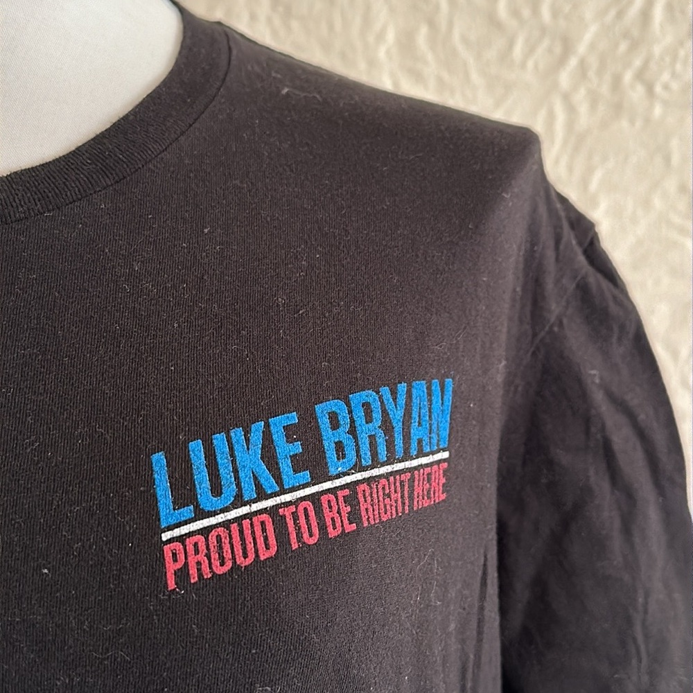 Luke Bryan Proud to Be Right Here American Flag Red White Blue Black T-Shirt - Picture 3 of 8